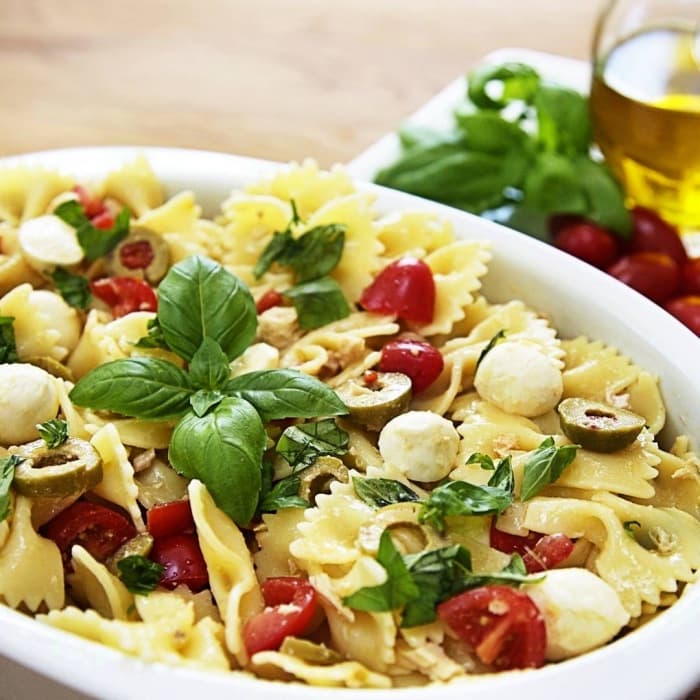15-Minute Caprese Pasta